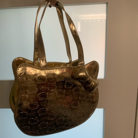 SOLD ! Gold Hello Kitty Bag - Picture 3 of 4